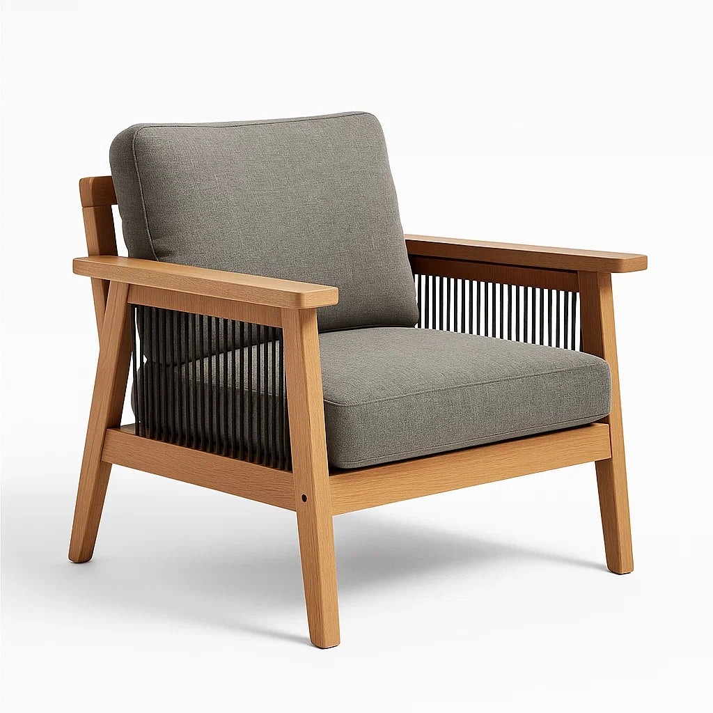 Sessel aus Holz mit grauem Stoffpolster